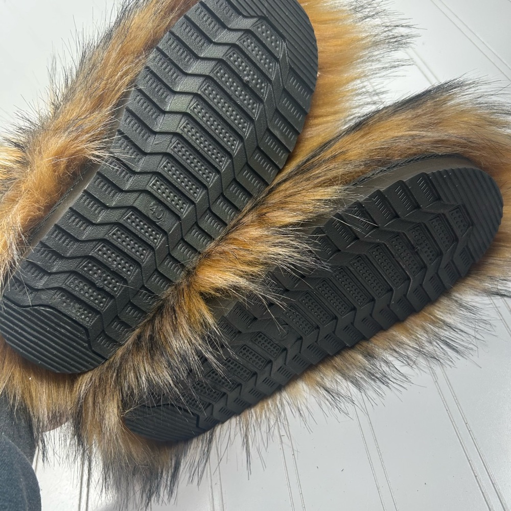Funcos Faux Fur Mid Calf Furry Winter Boots Womenโs Size 9-9.5 - Picture 7 of 8